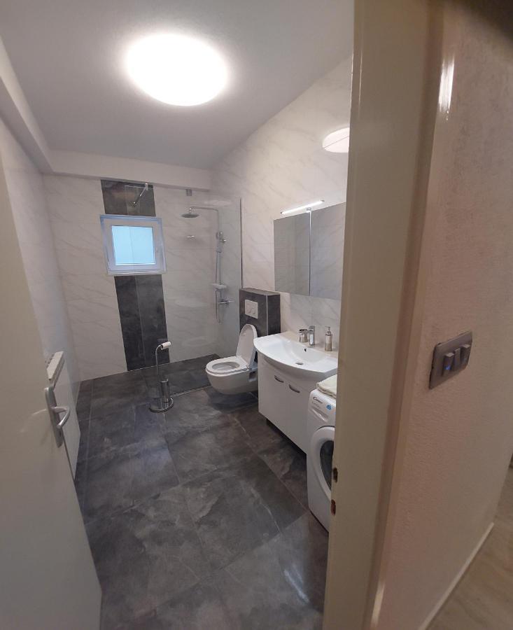 שיבניק Apartman Miro מראה חיצוני תמונה